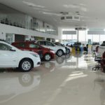 Concessionária Chevrolet carros novos expostos