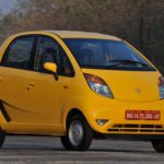 Tata Nano amarelo, carro mais barato do mundo